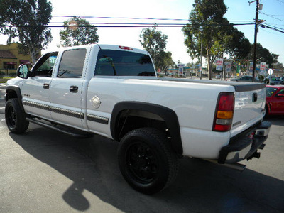 chevrolet silverado 2500hd 2002 white ls gasoline 8 cylinders rear wheel drive automatic 92882