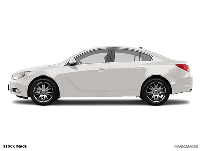 buick regal 2012 white sedan premium 1 gasoline 4 cylinders front wheel drive not specified 45036