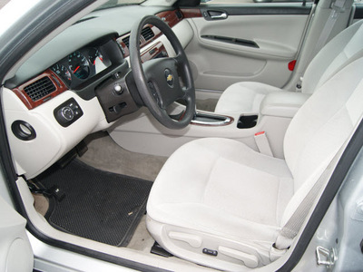 chevrolet impala 2009 blade silver sedan lt flex fuel 6 cylinders front wheel drive automatic 80911