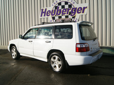 subaru forester 2001 white suv s gasoline 4 cylinders all whee drive 5 speed manual 80905