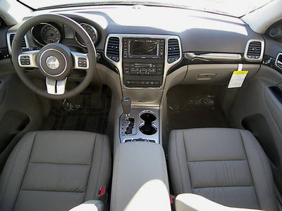 jeep grand cherokee 2012 mineral gray suv laredo gasoline 6 cylinders 4 wheel drive automatic 81212
