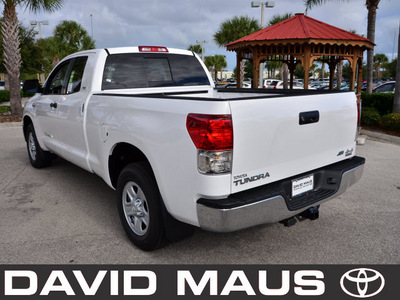 toyota tundra 2012 white sr5 flex fuel 8 cylinders 4 wheel drive automatic 32771