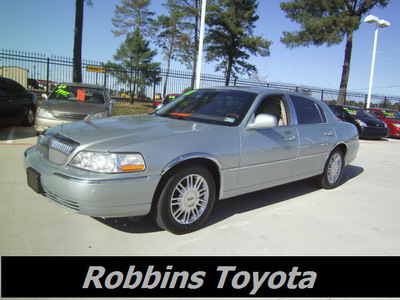 lincoln town car 2007 gray sedan signature limited flex fuel 8 cylinders rear wheel drive automatic 75503