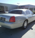 lincoln town car 2007 gray sedan signature limited flex fuel 8 cylinders rear wheel drive automatic 75503