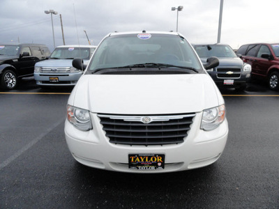 chrysler town country 2005 white van lx gasoline 6 cylinders front wheel drive automatic 60915
