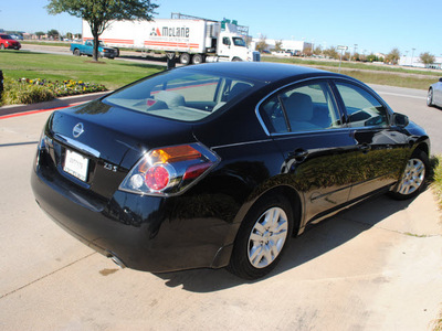 nissan altima 2009 black sedan 2 5 s gasoline 4 cylinders front wheel drive automatic 76018