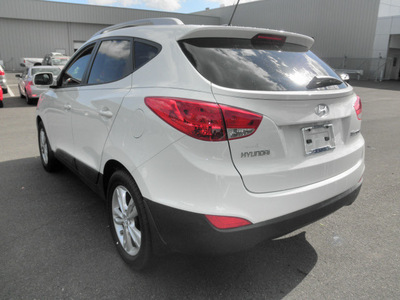 hyundai tucson 2012 white gls gasoline 4 cylinders front wheel drive automatic 34788