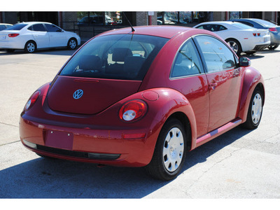 volkswagen beetle 2010 red hatchback s gasoline 5 cylinders front wheel drive automatic 77037