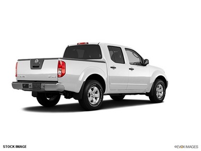 nissan frontier 2011 gasoline 6 cylinders 4 wheel drive automatic 98632