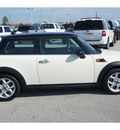 mini cooper 2011 white hatchback gasoline 4 cylinders front wheel drive automatic 77388