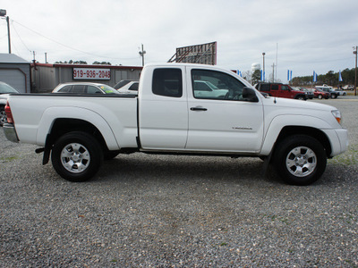 toyota tacoma 2008 white prerunner v6 gasoline 6 cylinders 2 wheel drive 6 speed manual 27569