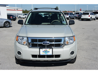 ford escape 2008 lt  green suv xls gasoline 4 cylinders front wheel drive automatic 77388