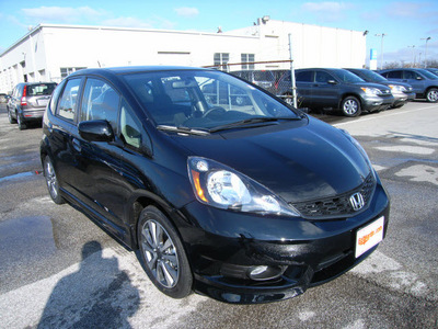 honda fit 2012 black hatchback gasoline 4 cylinders front wheel drive not specified 46219