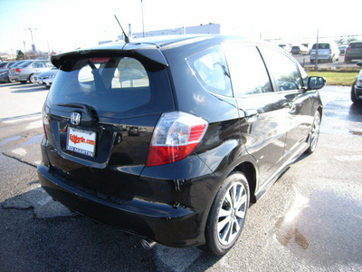 honda fit 2012 black hatchback gasoline 4 cylinders front wheel drive not specified 46219