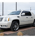 cadillac escalade ext 2008 pearl suv gasoline 8 cylinders all whee drive automatic 99352