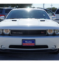 dodge challenger 2011 white coupe r t gasoline 8 cylinders rear wheel drive 6 speed manual 77090
