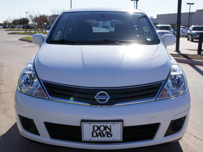 nissan versa 2011 white hatchback gasoline 4 cylinders front wheel drive automatic with overdrive 76018