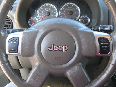 jeep liberty 2007 beige suv limited gasoline 6 cylinders 4 wheel drive automatic with overdrive 45840