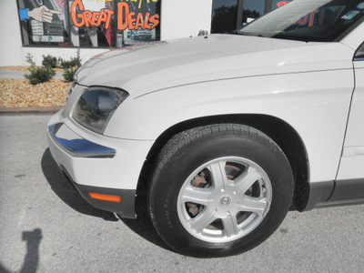 chrysler pacifica 2005 white suv touring gasoline 6 cylinders all whee drive automatic 34731