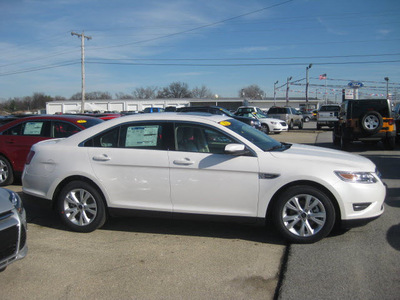 ford taurus 2012 white sedan sel gasoline 6 cylinders front wheel drive 6 speed automatic 62863