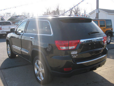 jeep grand cherokee 2012 black suv overland gasoline 6 cylinders 4 wheel drive 5 speed automatic 62863
