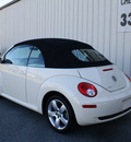 volkswagen new beetle 2006 yellow 2 5 gasoline 5 cylinders front wheel drive automatic 27215