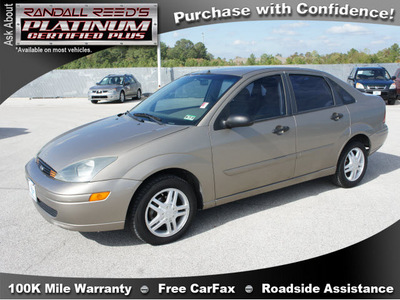 ford focus 2004 beige sedan se gasoline 4 cylinders front wheel drive automatic 77388