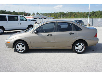 ford focus 2004 beige sedan se gasoline 4 cylinders front wheel drive automatic 77388
