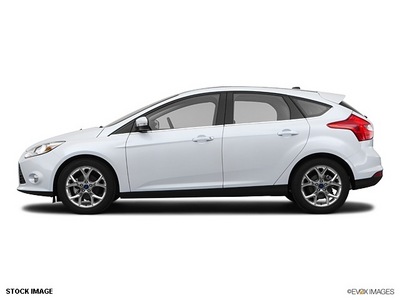 ford focus 2012 white hatchback sel gasoline 4 cylinders front wheel drive automatic 98032