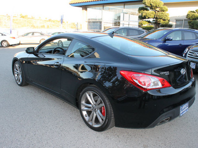 hyundai genesis coupe 2012 black coupe 3 8 grand touring gasoline 6 cylinders rear wheel drive 6 speed manual 94010