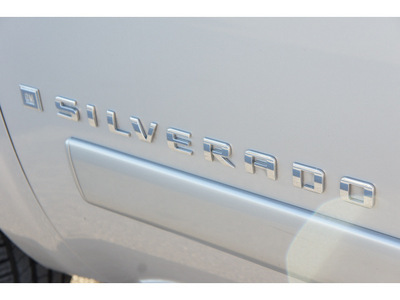 chevrolet silverado 1500 2007 silver pickup truck lt1 gasoline 8 cylinders rear wheel drive automatic 77388
