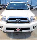 toyota 4runner 2007 white suv sr5 gasoline 6 cylinders rear wheel drive automatic 75228