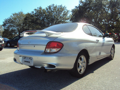 hyundai tiburon 2001 silver coupe gasoline 4 cylinders front wheel drive automatic 32901