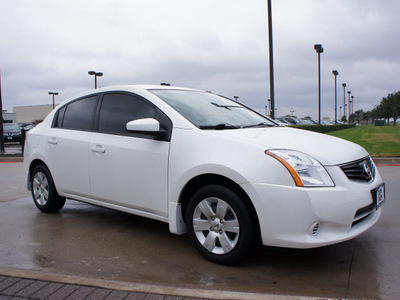 nissan sentra 2010 white sedan gasoline 4 cylinders front wheel drive automatic with overdrive 76018