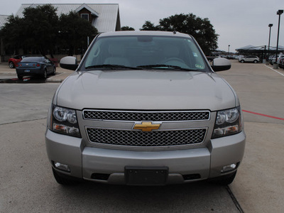 chevrolet avalanche 2009 silver suv z71 flex fuel 8 cylinders 4 wheel drive automatic 76087