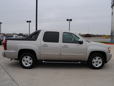 chevrolet avalanche 2009 silver suv z71 flex fuel 8 cylinders 4 wheel drive automatic 76087