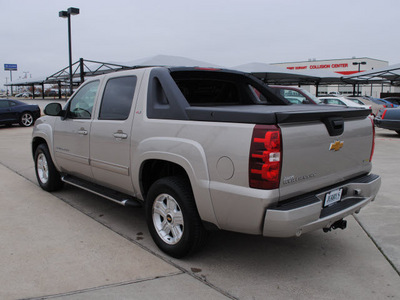 chevrolet avalanche 2009 silver suv z71 flex fuel 8 cylinders 4 wheel drive automatic 76087