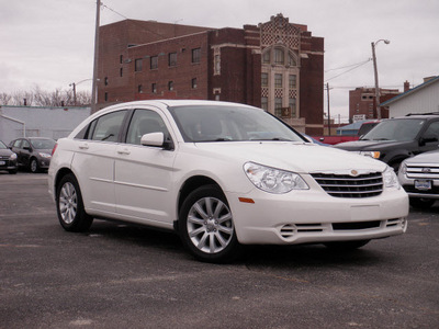 chrysler sebring 2010 white sedan limited gasoline 4 cylinders front wheel drive automatic 61832