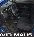 nissan versa 2011 blue hatchback gasoline 4 cylinders front wheel drive automatic 32771
