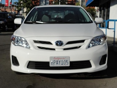 toyota corolla 2011 white sedan le gasoline 4 cylinders front wheel drive automatic 90004