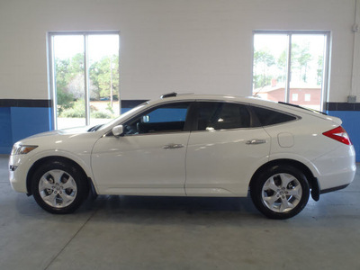 honda crosstour 2012 white ex gasoline 6 cylinders front wheel drive automatic 28557