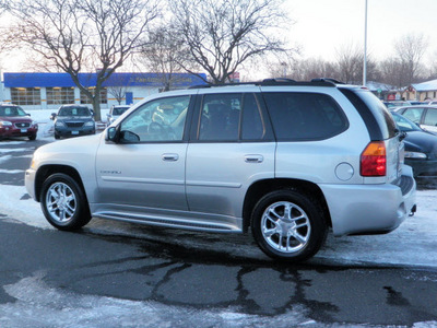 gmc envoy 2006 silver suv denali 4wd gasoline 8 cylinders 4 wheel drive automatic 55124