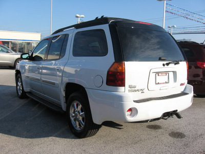 gmc envoy xl 2005 white suv slt gasoline 6 cylinders 4 wheel drive automatic 45840