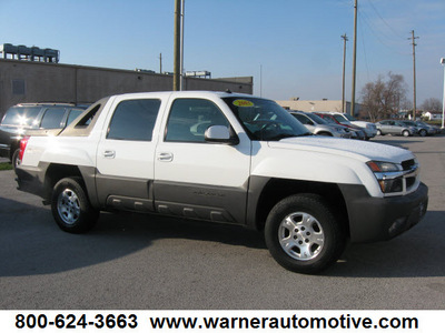 chevrolet avalanche z66 2003 white suv 1500 gasoline 8 cylinders rear wheel drive automatic 45840