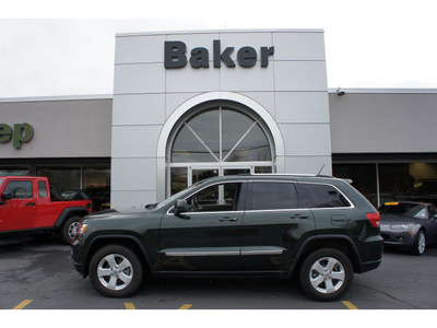 jeep grand cherokee 2011 green suv laredo x gasoline 6 cylinders 4 wheel drive automatic with overdrive 08844