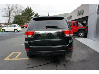 jeep grand cherokee 2011 green suv laredo x gasoline 6 cylinders 4 wheel drive automatic with overdrive 08844