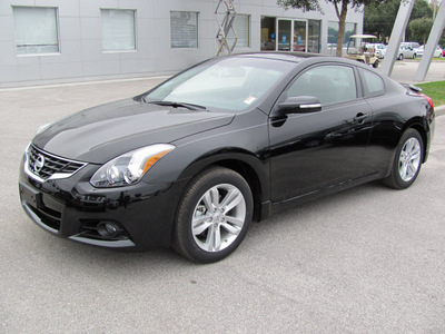 nissan altima 2012 black coupe s gasoline 4 cylinders front wheel drive automatic 33884