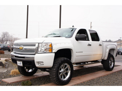 chevrolet silverado 1500 2011 white lt flex fuel 8 cylinders 4 wheel drive automatic 99352