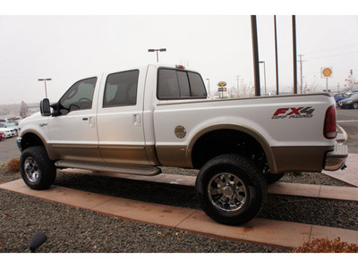 ford f 250 super duty 2004 white lariat gasoline 10 cylinders 4 wheel drive automatic 99352