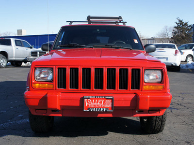 jeep cherokee 2001 red suv classic gasoline 6 cylinders 4 wheel drive automatic with overdrive 80301